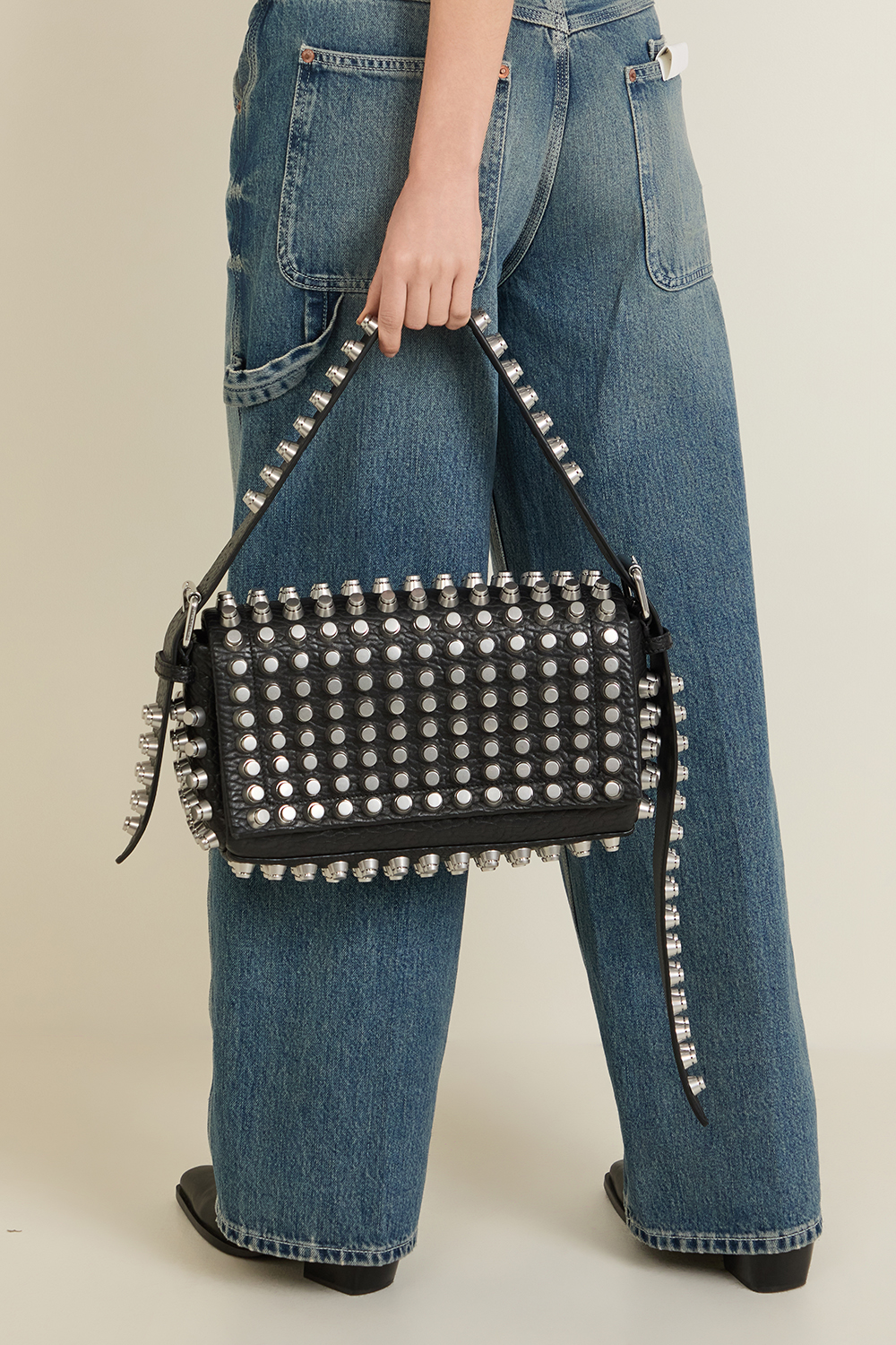 תמונת כל הלוק של תיק